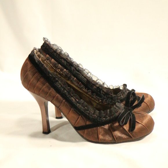 CHARLOTTE RUSSE Copper Lacy Lining Bow Front Heels Size 7 US Wmn - Picture 3 of 10